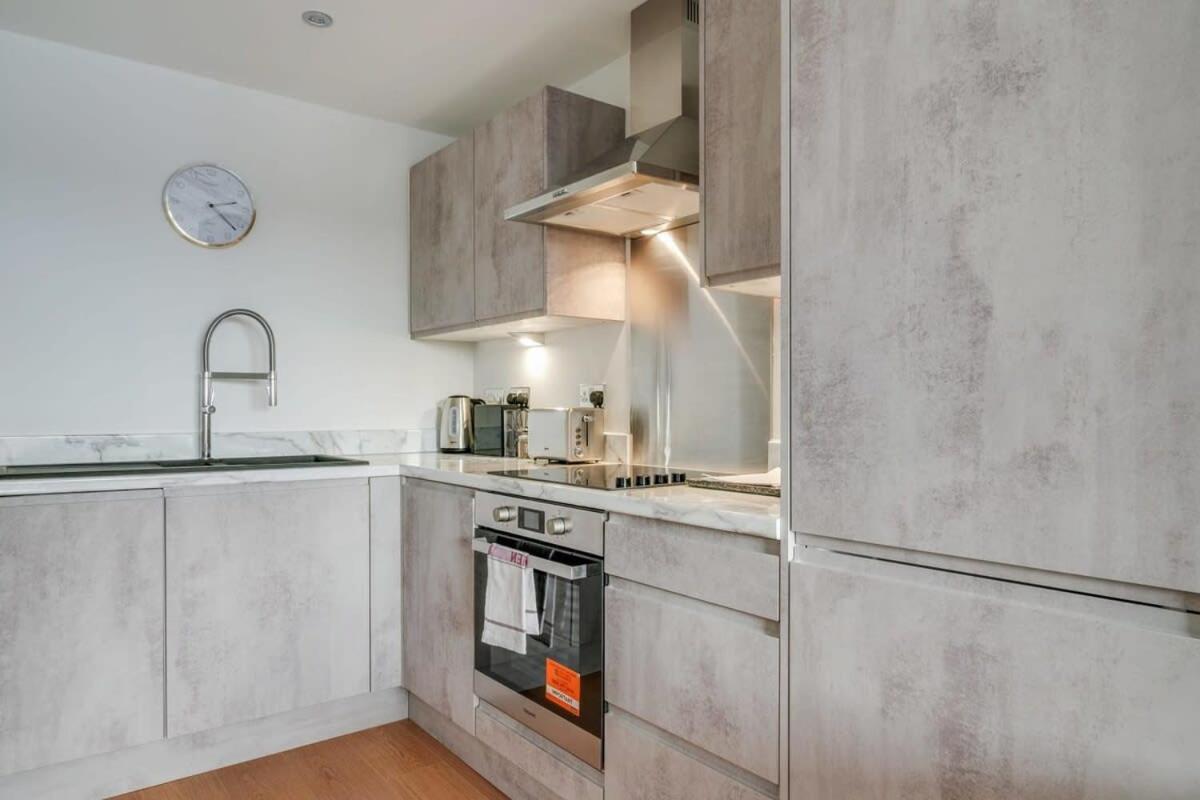 Lovely Riverside 2 Bed Apartment Leeds  Kültér fotó