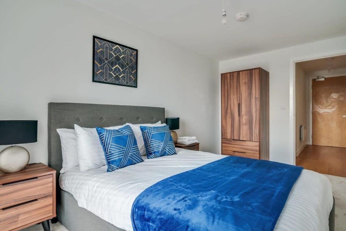 Lovely Riverside 2 Bed Apartment Leeds  Kültér fotó